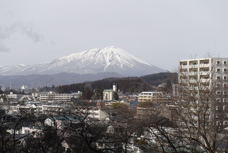 啄木望郷の碑